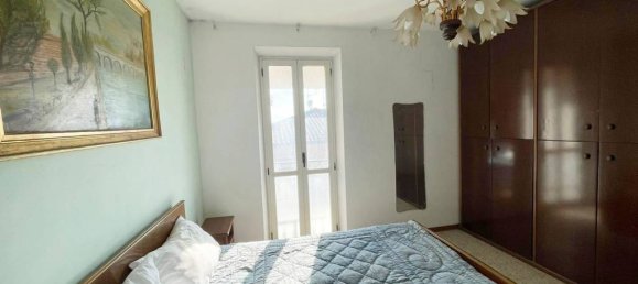 6 rooms House in Gubbio, Italy No. 156066 9