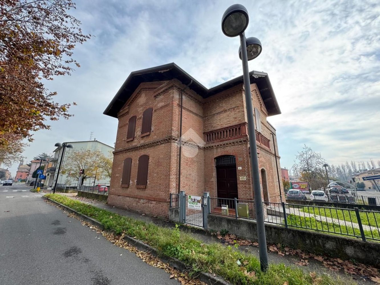 205m² Office in Massa Lombarda, Italy No. 22050
