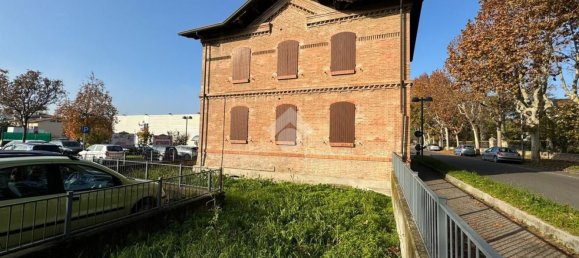 205m² Office in Massa Lombarda, Italy No. 22050 7