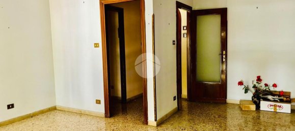 4 rooms Apartment in Palermo, Italy No. 3102 24