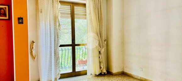 4 rooms Apartment in Palermo, Italy No. 3102 11