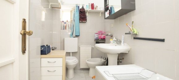 Квартира с 2 спальнями в Генуя, Италия № 302551 24