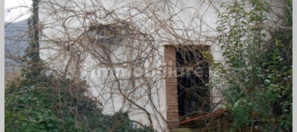 6 bedrooms Villa in Barga, Italy No. 339136 3