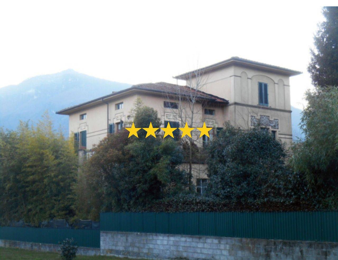 6 bedrooms Villa in Barga, Italy No. 339136