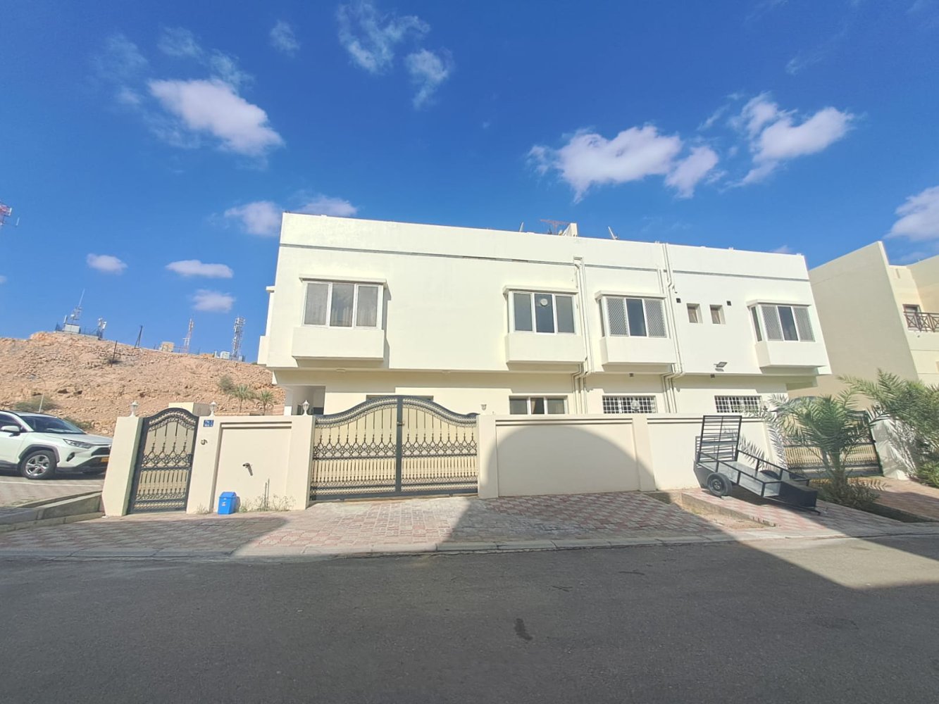 5 bedrooms Villa in Muscat, Oman No. 1116