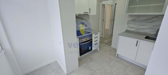 1 bedroom Apartment in Lisbon, Portugal No. 153936 2