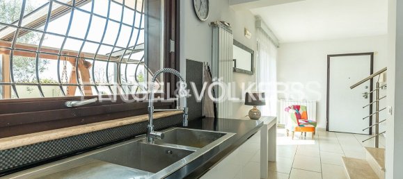 3 bedrooms Villa in Genzano di Roma, Italy No. 132304 11