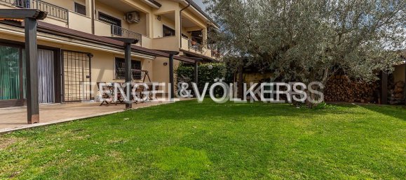 3 bedrooms Villa in Genzano di Roma, Italy No. 132304 2