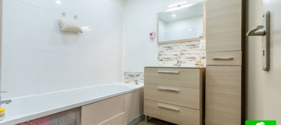 Adosado de 3 dormitorios en L'Arbresle, France No. 270212 6