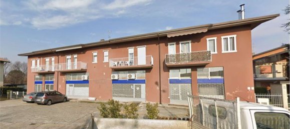 4 rooms Apartment in Stezzano, Italy No. 274924 2