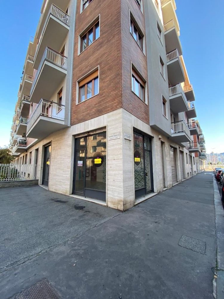 2 bedrooms Apartment in Turin, Italy No. 317229