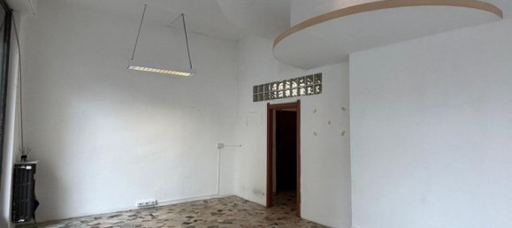 2 bedrooms Apartment in Turin, Italy No. 317229 8