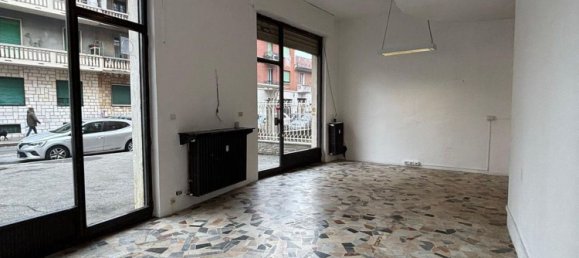 2 bedrooms Apartment in Turin, Italy No. 317229 6