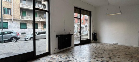 2 bedrooms Apartment in Turin, Italy No. 317229 9