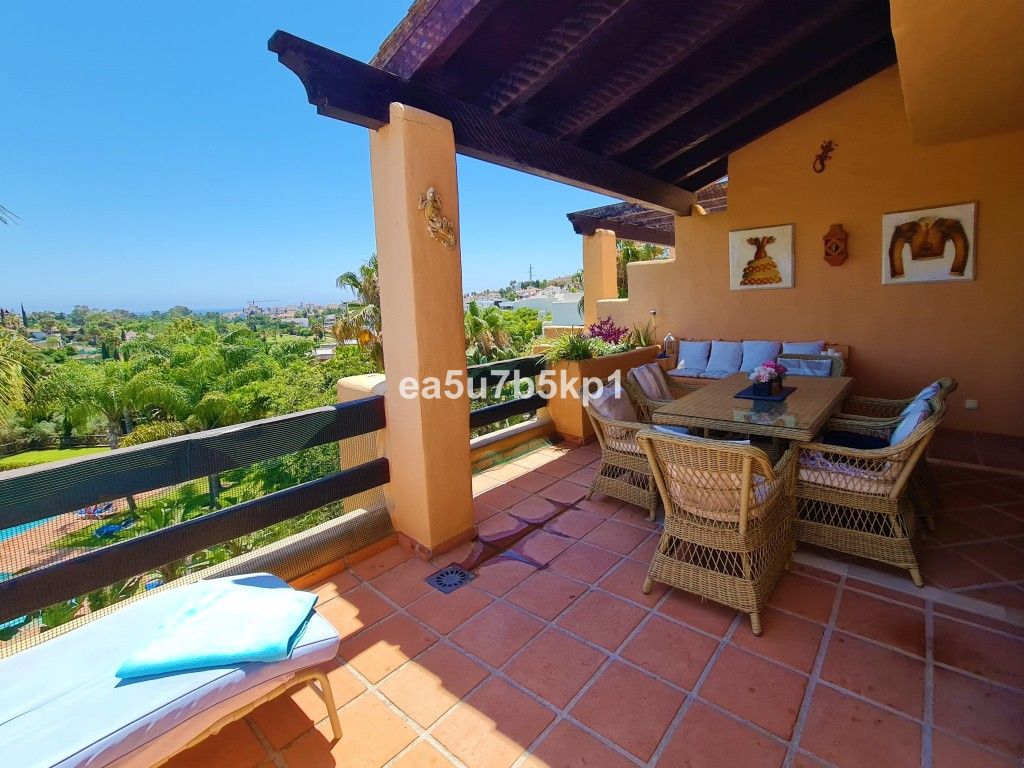 2 bedrooms Penthouse in Estepona, Spain No. 147033