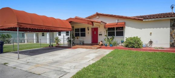 4 dormitorios villa en venta en Miami, Miami-Dade, Florida, USA № 615681 2