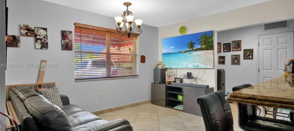 4 dormitorios villa en venta en Miami, Miami-Dade, Florida, USA № 615681 10