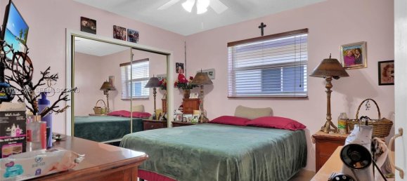4 dormitorios villa en venta en Miami, Miami-Dade, Florida, USA № 615681 8