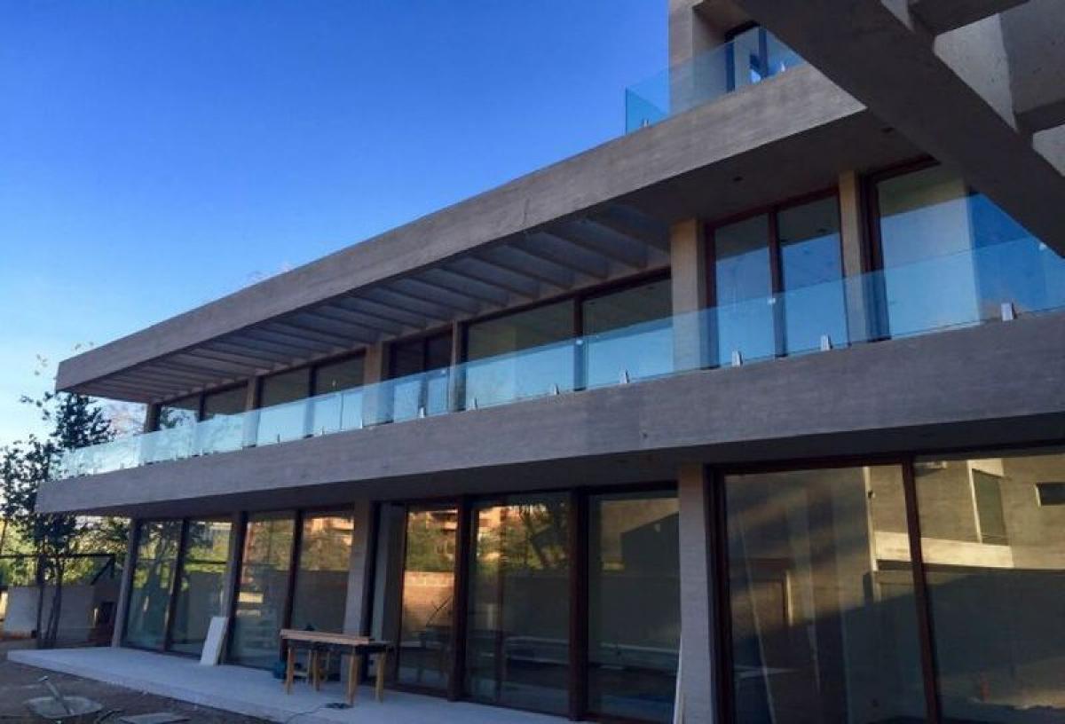 4 bedrooms House in Santiago, Chile No. 2177