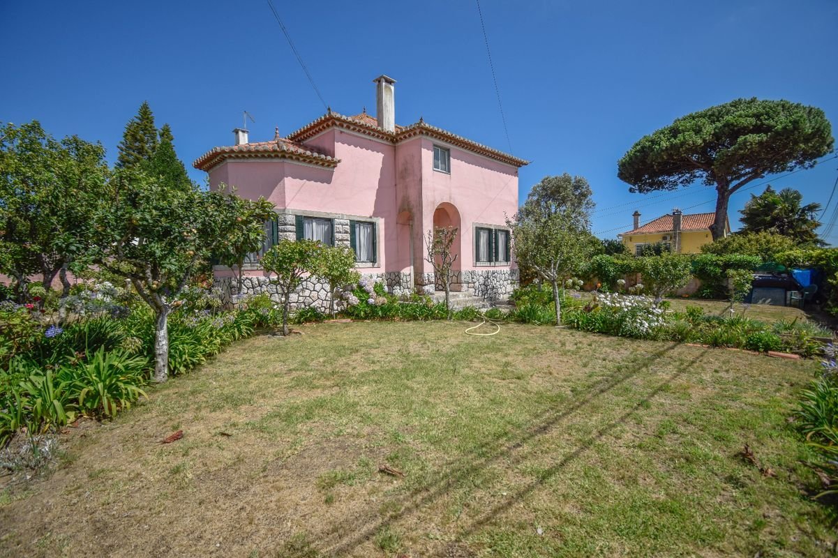 4 bedrooms House in Rio de Mouro, Portugal No. 45490