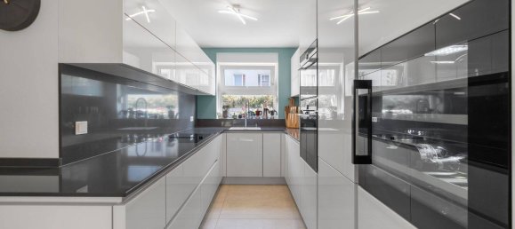 3 bedrooms Townhouse in Frankfurt am Main, Germany No. 291135 2