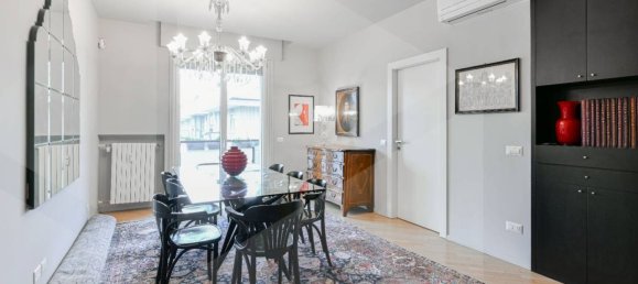 3 rooms Apartment in Milan, Italy No. 241744 2