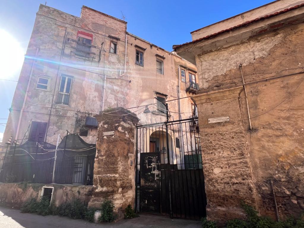 Квартира с 2 спальнями в Палермо, Италия № 48330