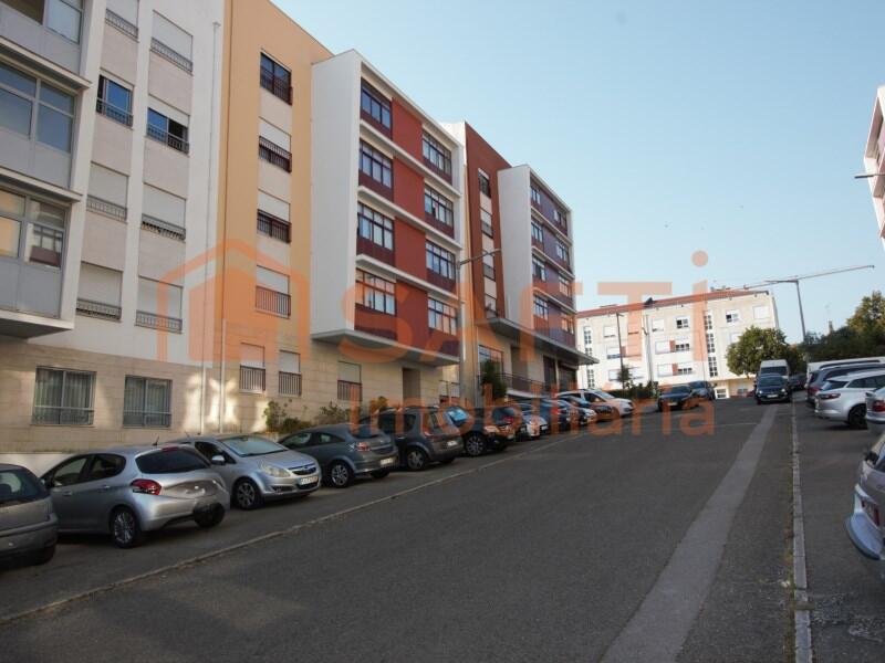 5 bedrooms Duplex in Leiria, Portugal No. 295379