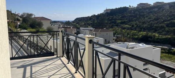 4 bedrooms Commercial property in Agios Tychonas, Cyprus No. 20756 11