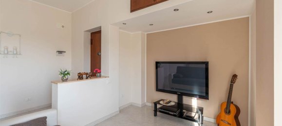 3 rooms Apartment in Palermo, Italy No. 77674 5