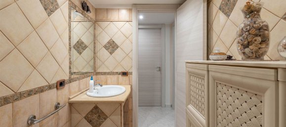 3 rooms Apartment in Palermo, Italy No. 77674 21