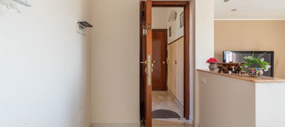 3 rooms Apartment in Palermo, Italy No. 77674 8