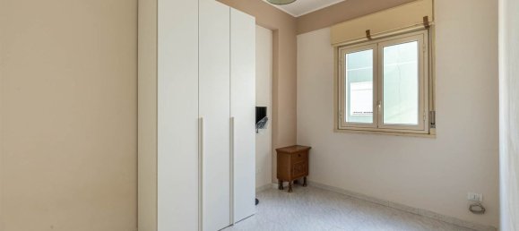 3 rooms Apartment in Palermo, Italy No. 77674 18