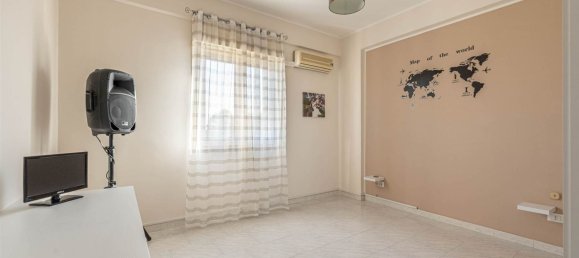 3 rooms Apartment in Palermo, Italy No. 77674 10