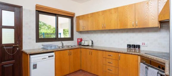 4 Schlafzimmer Villa in Polis, Cyprus, Nr. 19963 3