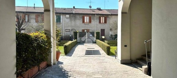 1 bedroom Apartment in Trezzo sull'Adda, Italy No. 24837 14
