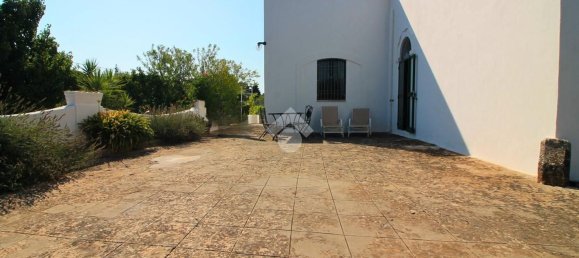 3 bedrooms House in Ostuni, Italy No. 380628 7