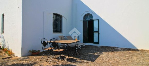 3 bedrooms House in Ostuni, Italy No. 380628 8