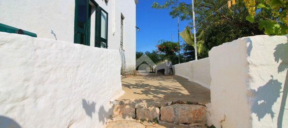 3 bedrooms House in Ostuni, Italy No. 380628 10