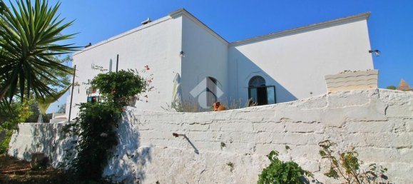 3 bedrooms House in Ostuni, Italy No. 380628 4