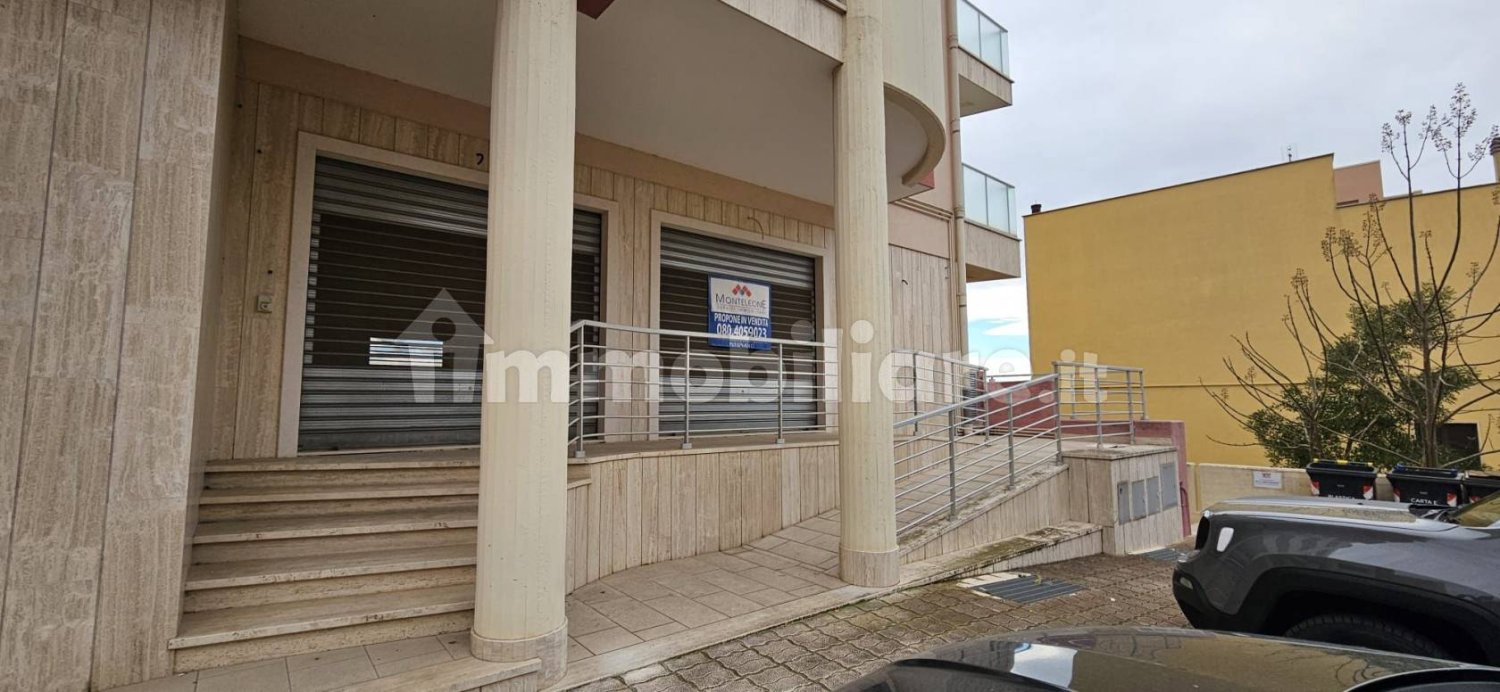 Imóvel comercial de 1 divisão em Putignano, Italy N.º 213126