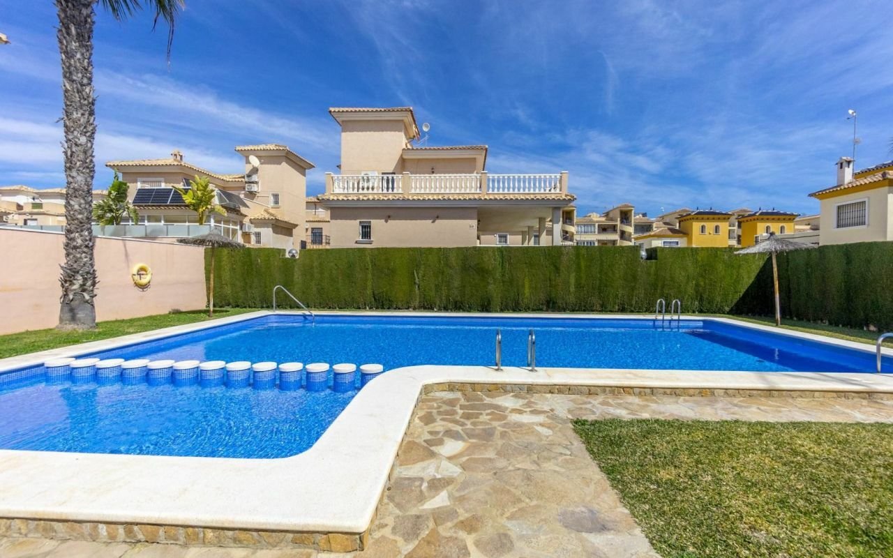 3 chambres Maison à Torrevieja, Spain No. 285125