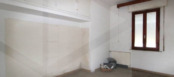4 rooms Apartment in Castelfranco di Sotto, Italy No. 22044 3