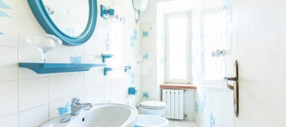 5 rooms Apartment in Vejano, Italy No. 3127 12