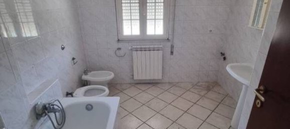 4 rooms Apartment in Latina, Italy No. 202745 4