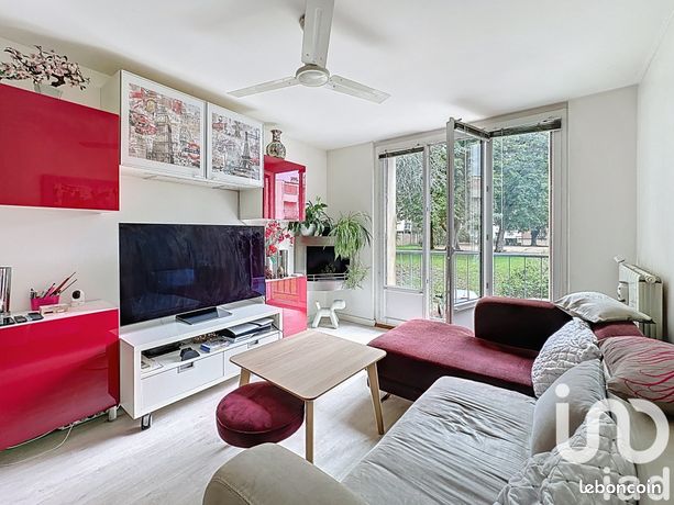 Apartamento de 3 dormitorios en Montreuil, France No. 314342