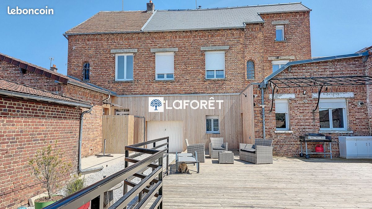 6 غرف نوم منزل في Tergnier, France رقم 95298