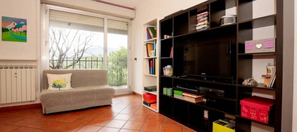 Apartamento de 4 habitaciónes en Genoa, Italy No. 42050 12