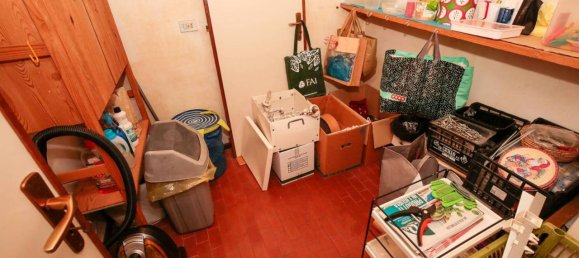 Apartamento de 4 habitaciónes en Genoa, Italy No. 42050 10