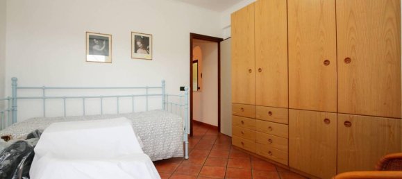 Apartamento de 4 habitaciónes en Genoa, Italy No. 42050 9